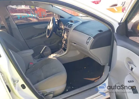 2013 Toyota Corolla Le z USA, uszkodzony, nr VIN 2T1BU4EE3DC929880